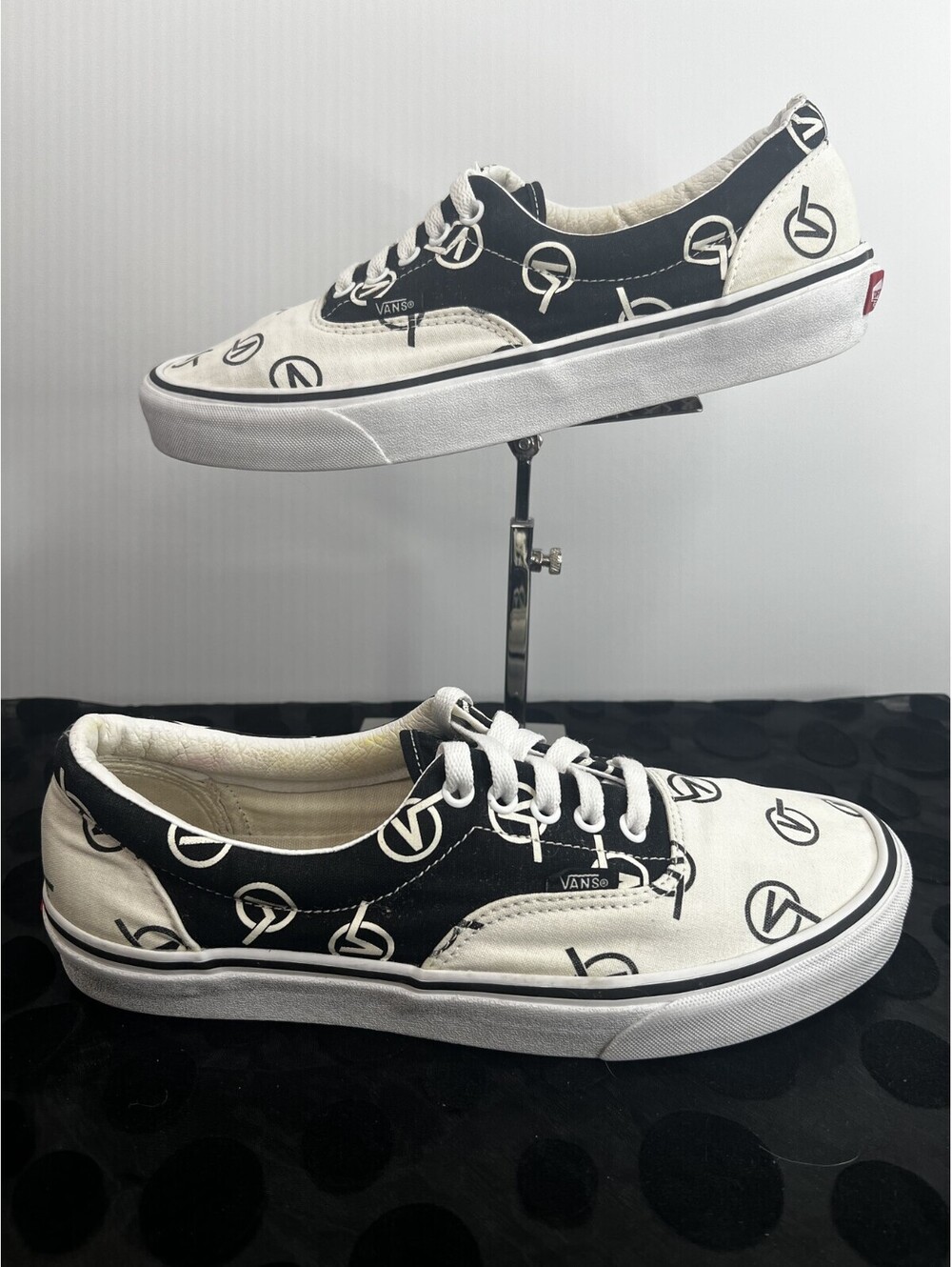 Vans Circle V Logo Print Era Black Cream Canvas Shoes Men’s 10 Women’s 11.5